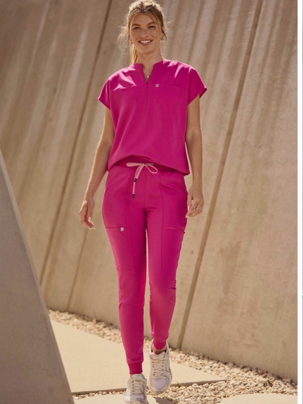 Fabletics Scrub Set - Picture 4 of 4